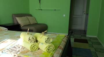 Фото номера Четырехместный номер с балконом Гостиница Guest house Jelling №95 г. Утес 6
