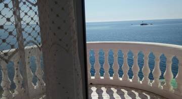 Фото номера Семейный номер с видом на море Гостиница Elling 153 Guest House г. Утес 5