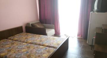 Фото номера Семейный номер с видом на море Гостиница Elling 153 Guest House г. Утес 2