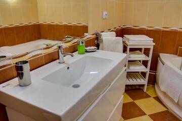 Фото номера Семейный люкс с видом на море Гостиница Фортуна г. Утес 7