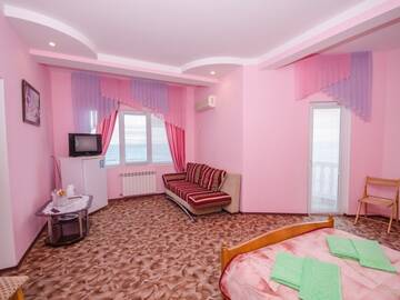 Фото номера Полулюкс  Гостиница Седьмое Небо г. Утес 4